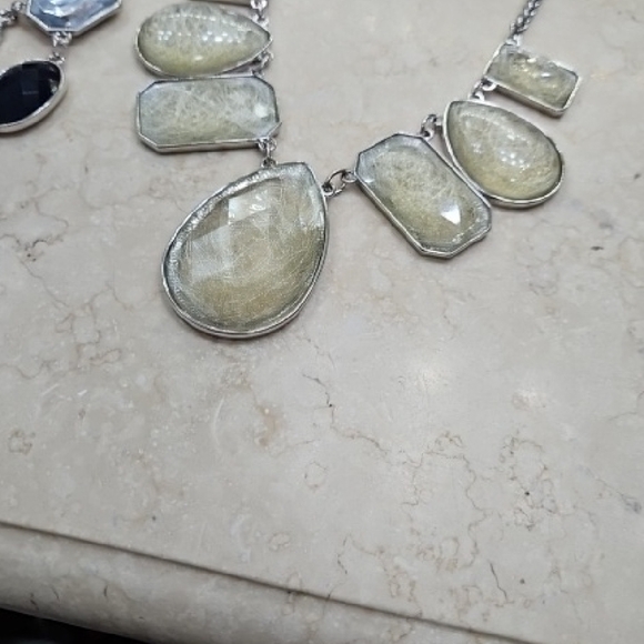 Elegant Silver and Blue Necklace Set - Picture 2 of 4